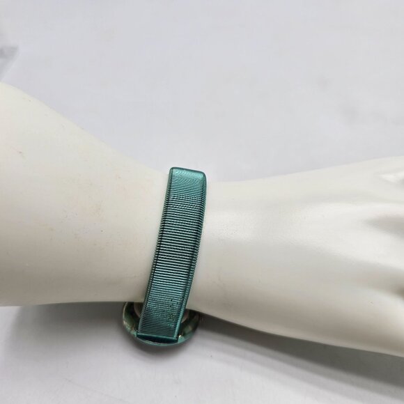 Vintage Slinky Armitron Green Wristwatch With Stainless Steel Back - Picture 3 of 5